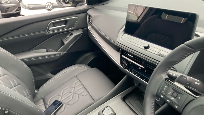 Nissan Qashqai 1.3 DiG-T MH 158 Tekna 5dr Xtronic Petrol Hatchback